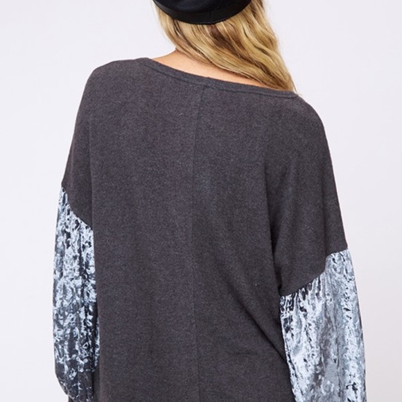 Long Sleeve velvet bubble sleeve top - Picture 2 of 3